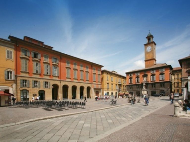 Cartomante a Reggio Emilia, uso della cartomanzia a Reggio Emilia per i problemi della vita quotidiana